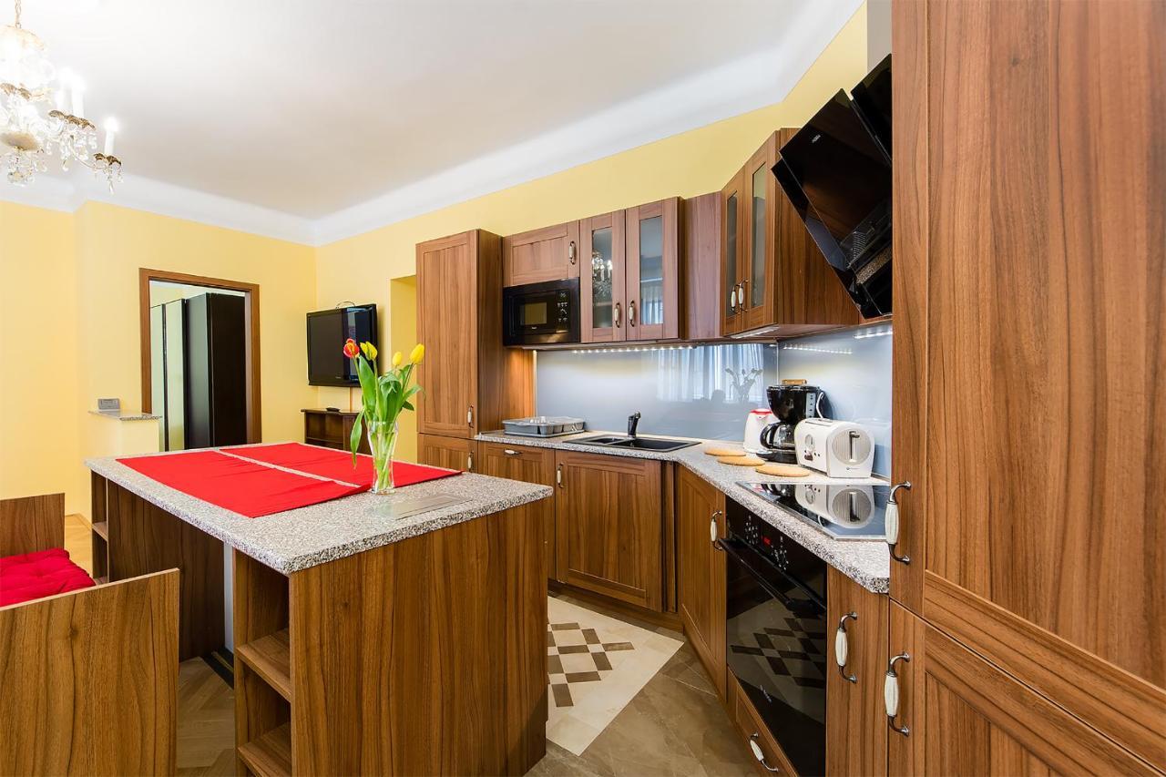 In Heart Of - 2br 2ba Elegant Downtown Praga