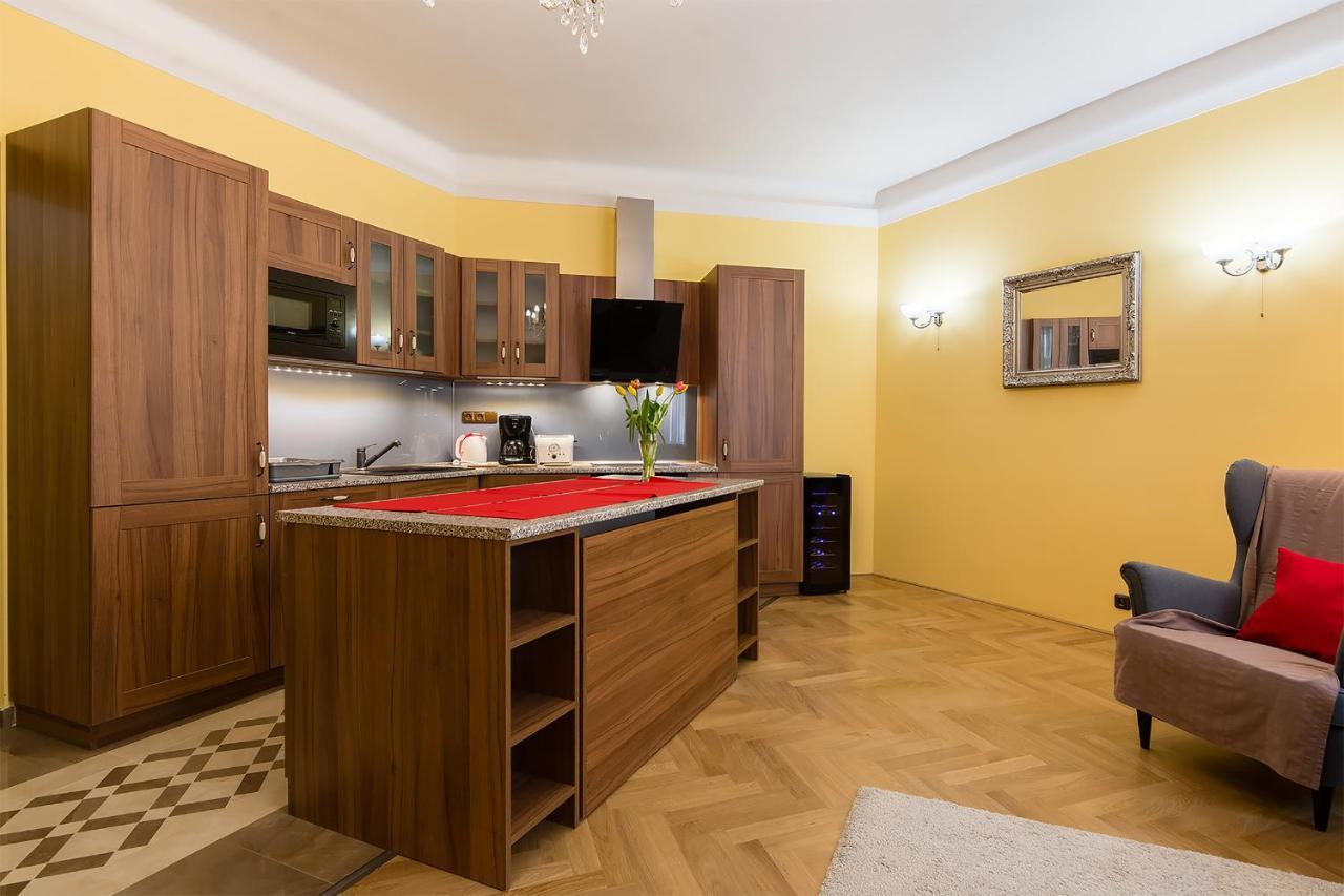 In Heart Of - 2br 2ba Elegant Downtown Apartament Praga